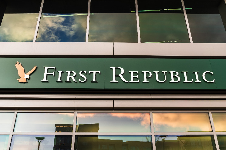 Massachusetts Watchdog Investigating FRC Insider Stock Trades