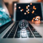 Klage gegen Binance: Können DEX-Token wie GMX und dYdX davon profitieren?
