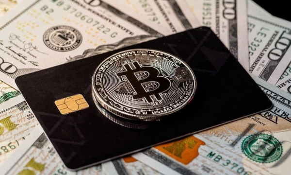 Волатильность BTC достигла рекордно низкого уровня, объем транзакций стейблкоинов превысил Visa